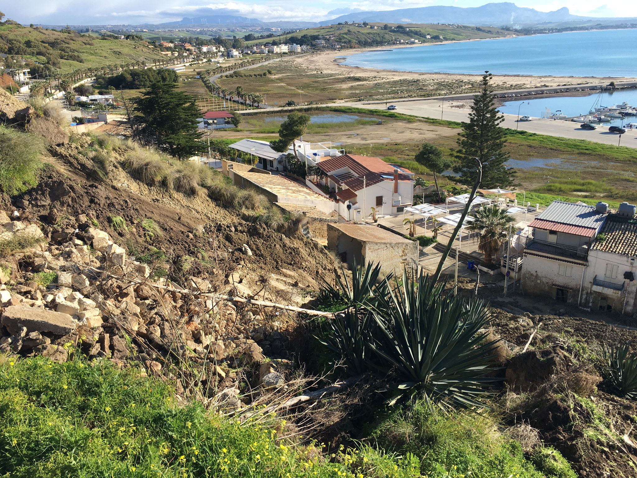 Alluvione di novembre a Menfi, pericolo per la torre anti-corsara