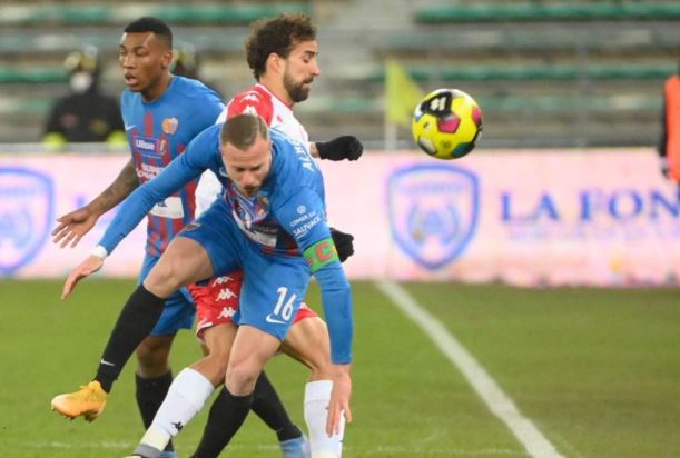 Catania cuore e grinta, pirotecnico 3-3 in casa del Bari: le pagelle