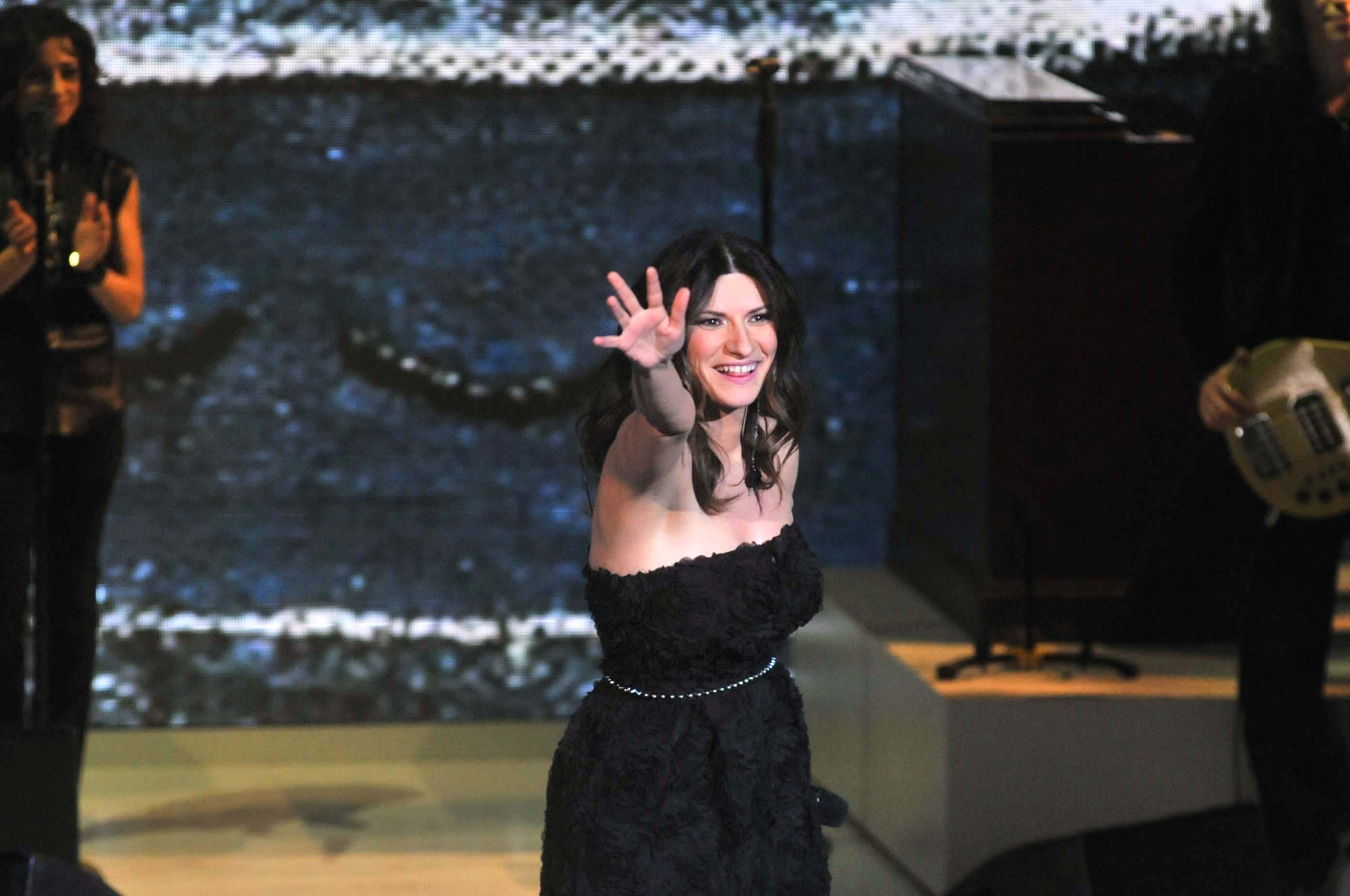 Laura Pausini festeggia la prima comunione della figlia Paola, sui social gli scatti più belli Laura Pausini festeggia la prima comunione della figlia Paola, sui social gli scatti più belli