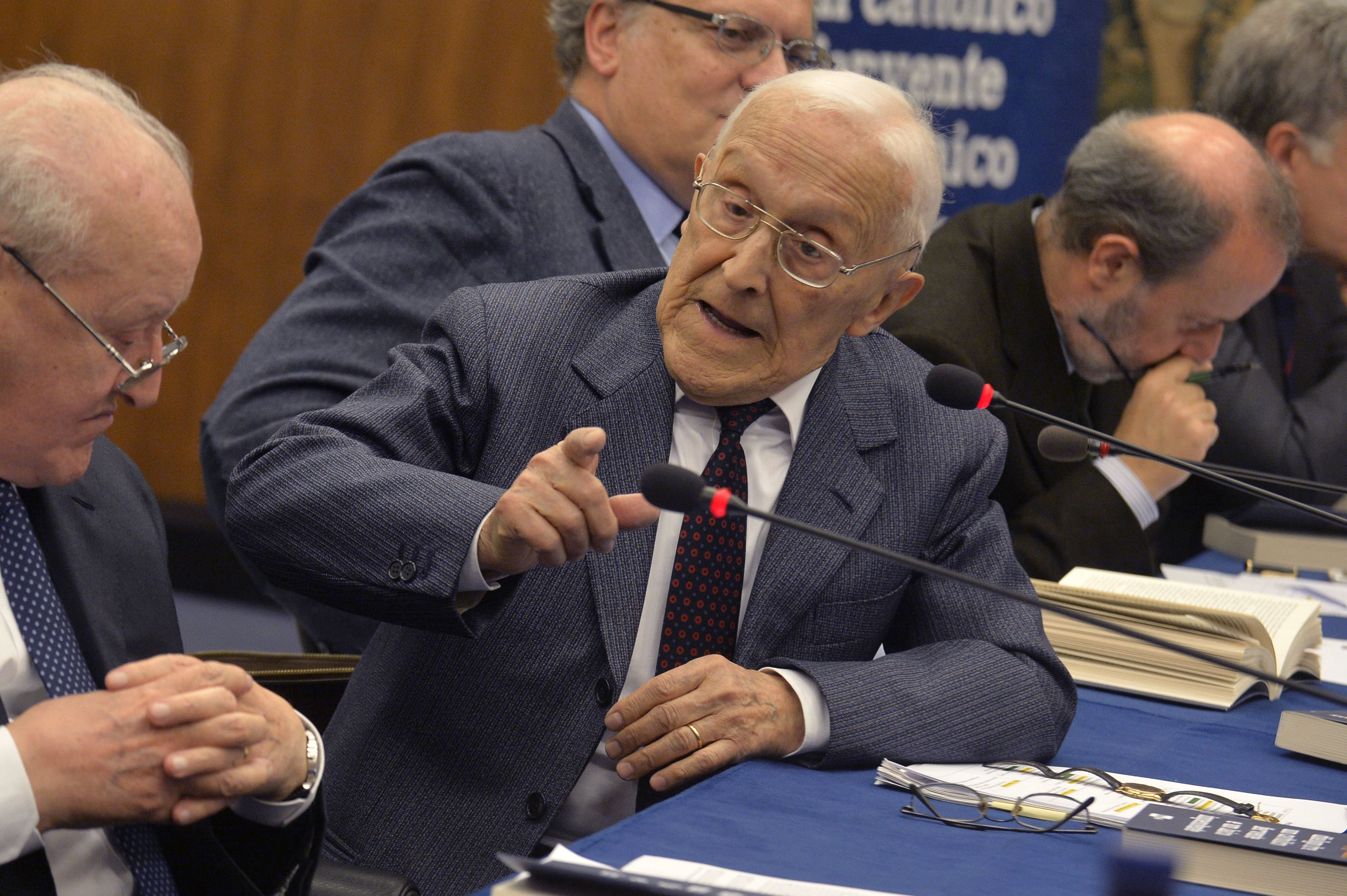 Morto all’età di 102 anni Sergio Lepri, storico direttore dell’Ansa