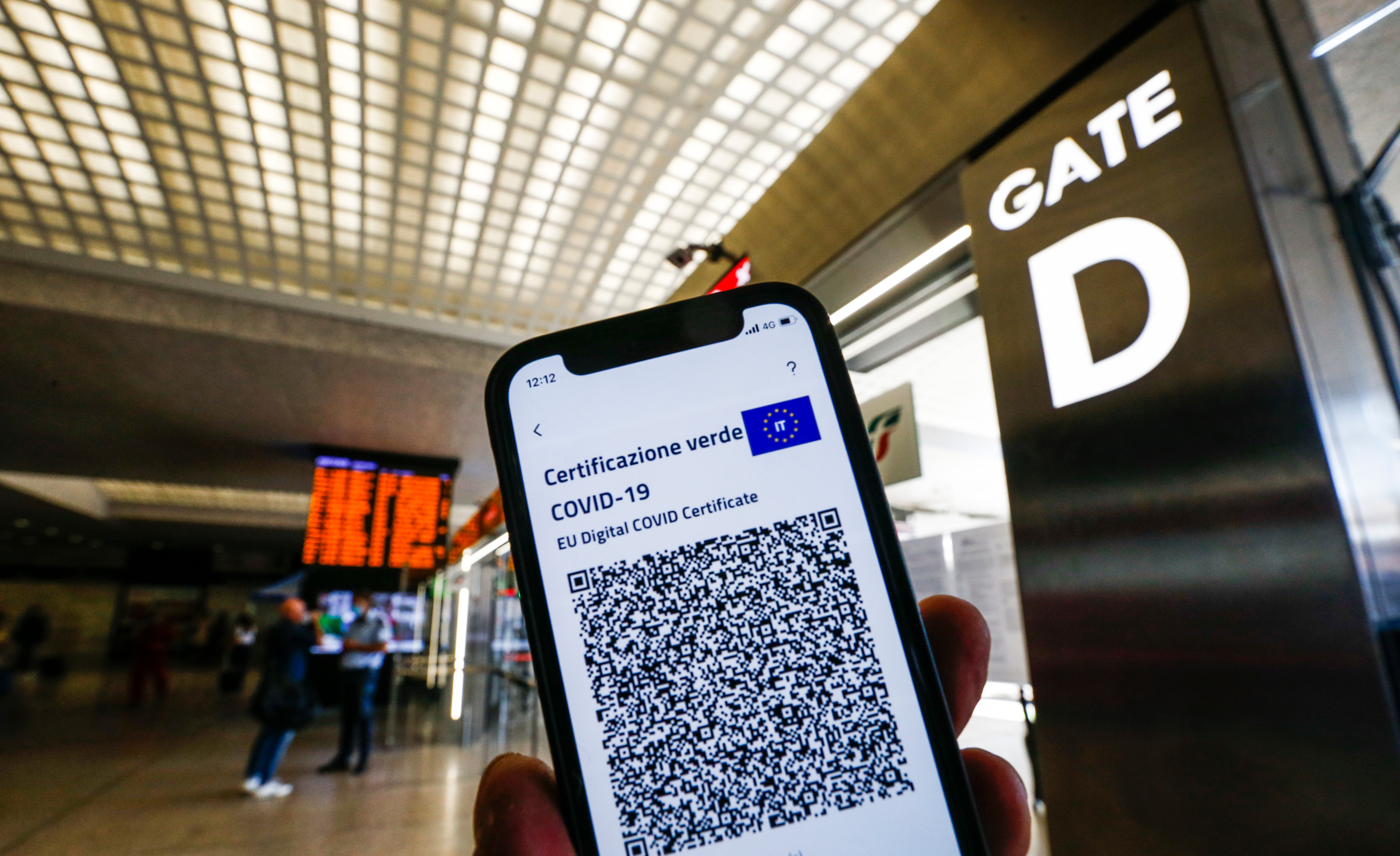 Green pass, nuove regole viaggi in UE, validità di 9 mesi