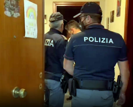 Soggiornano gratis in albergo e lo danneggiano, 2 indagati a Trapani