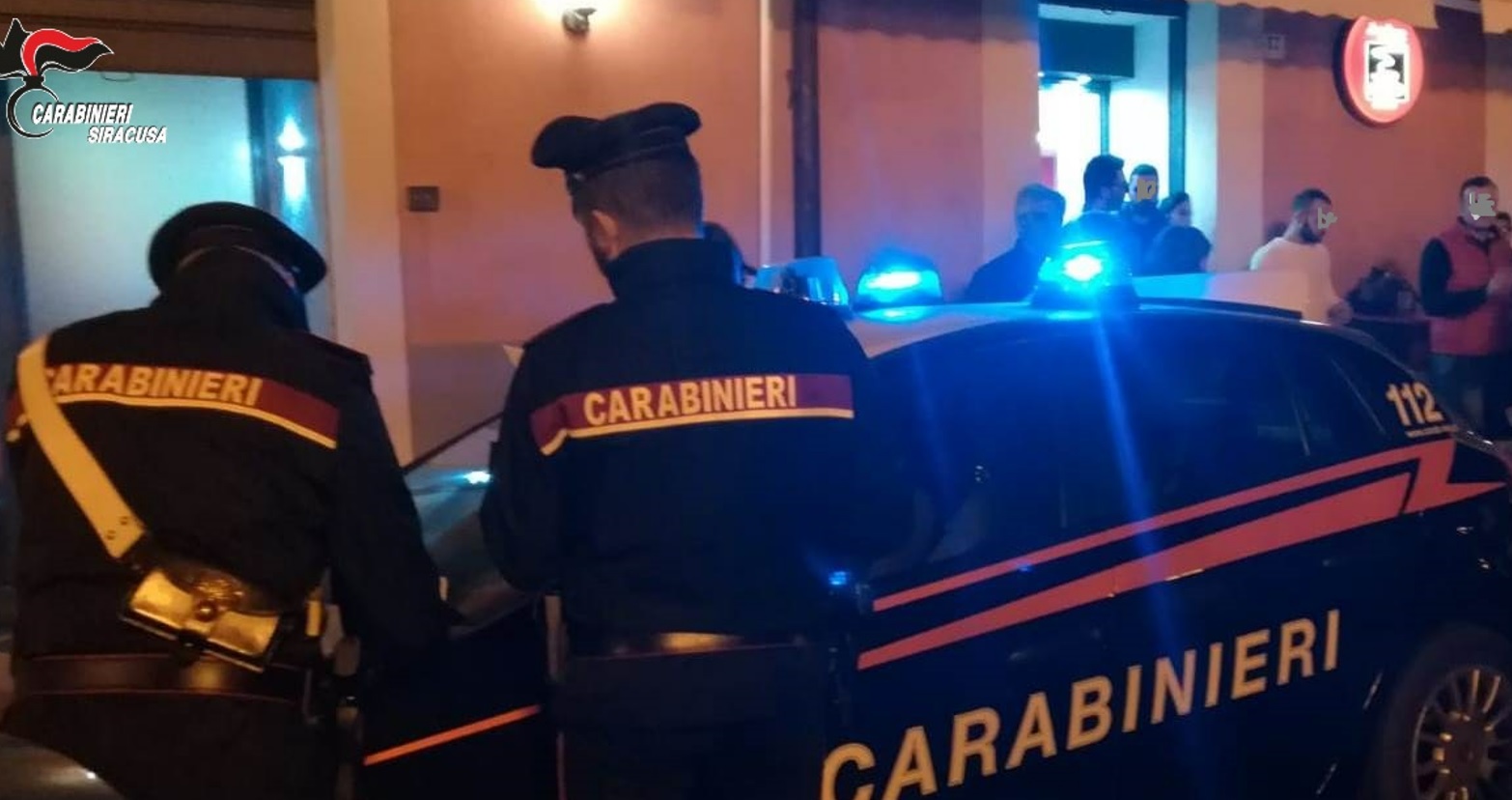 Campofelice di Roccella, in auto con 100 grammi di droga, arrestato
