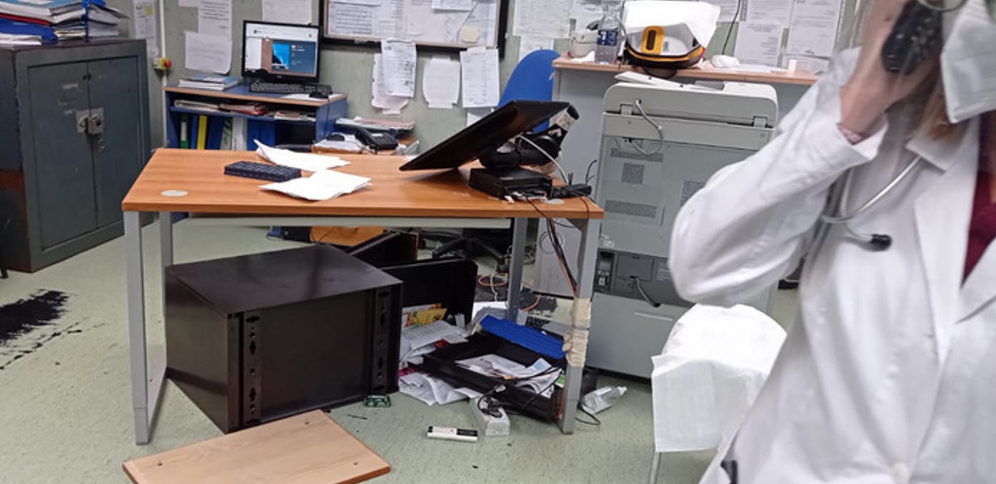 Castelvetrano, giovane fa irruzione nel pronto soccorso e semina il panico