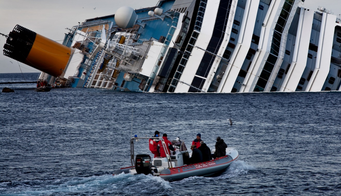 Naufragio Costa Concordia, che cosa è successo 10 anni fa