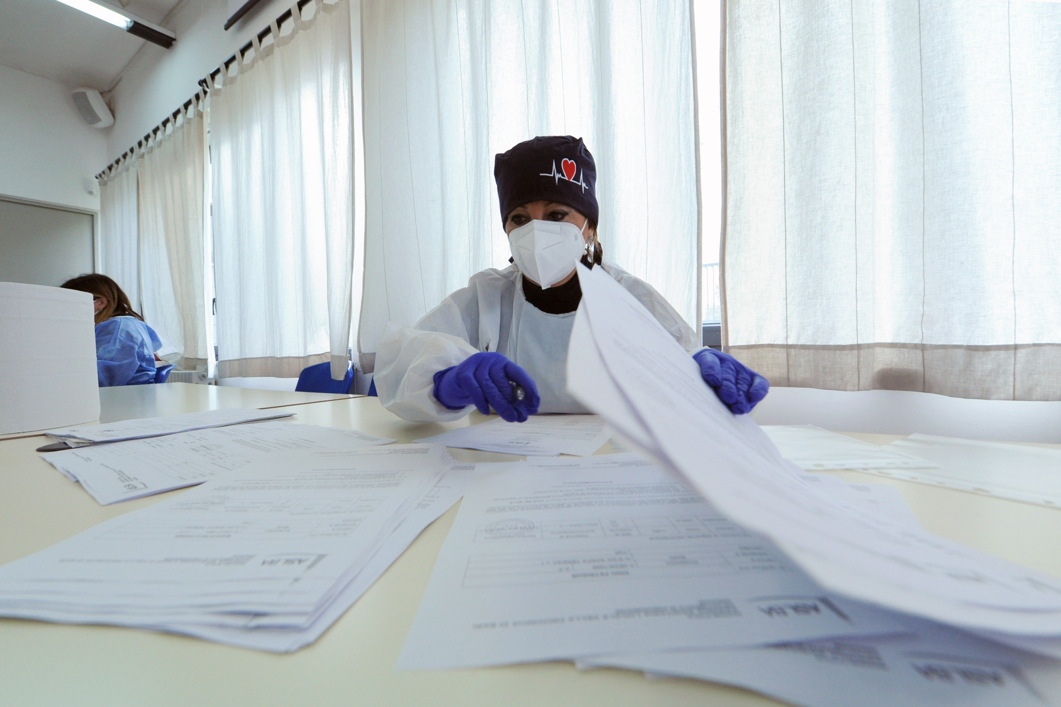 Covid, in Sicilia calano i contagi ma rimane alto numero dei decessi