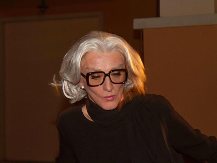 Sanremo 2022, Drusilla Foer in quarantena, cancellate 3 date