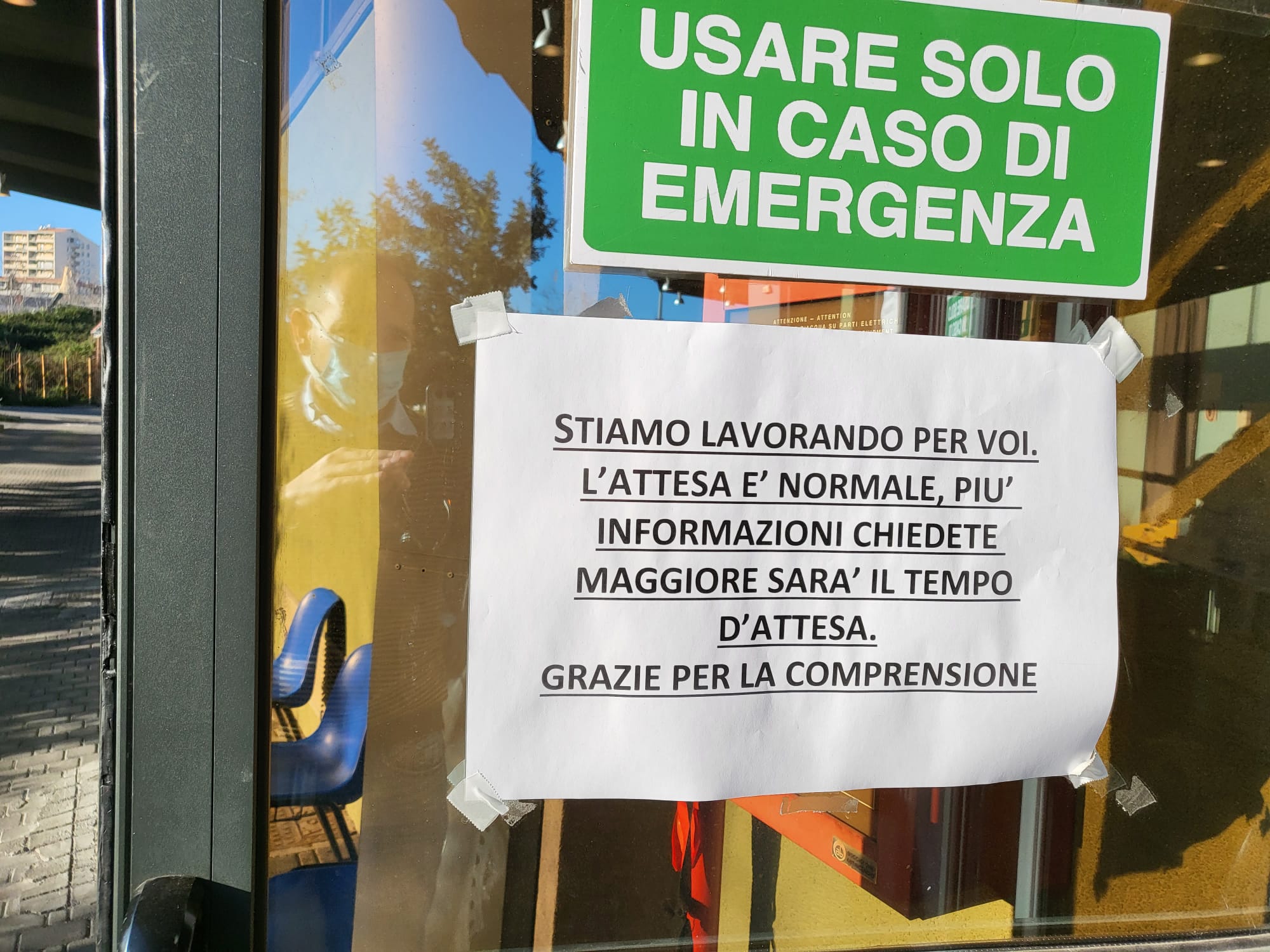 La processione dei tamponi a Catania, 4 ore di attesa senza un perchè