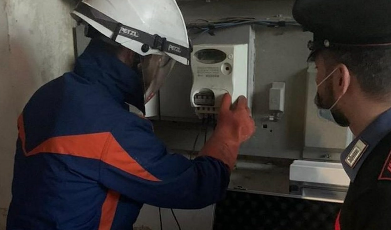 Catania, acqua e luce “gratis” a Librino, scattano 21 denunce