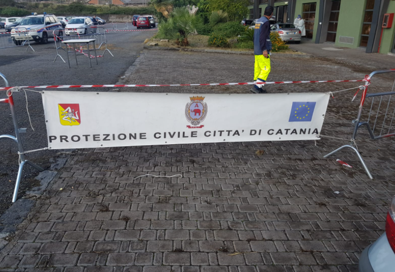 Vaccini, hub Catania aperto fino a mezzanotte per over 50 VIDEO