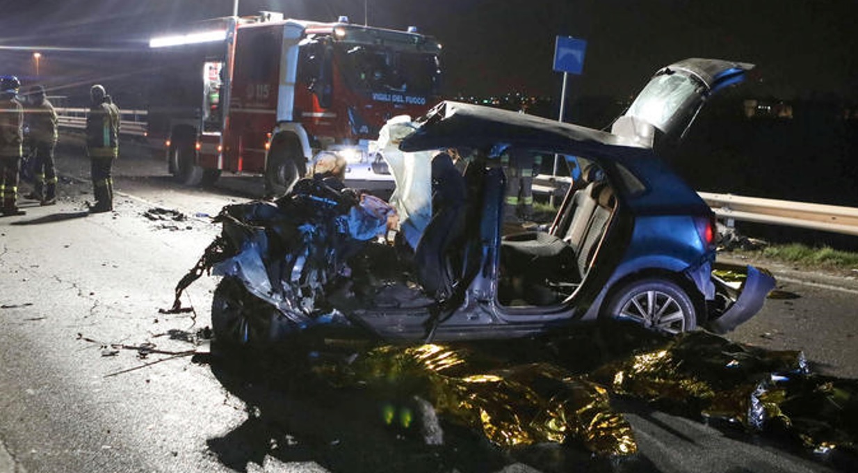 Cinque ragazzi muoiono in un incidente stradale, chi sono le vittime