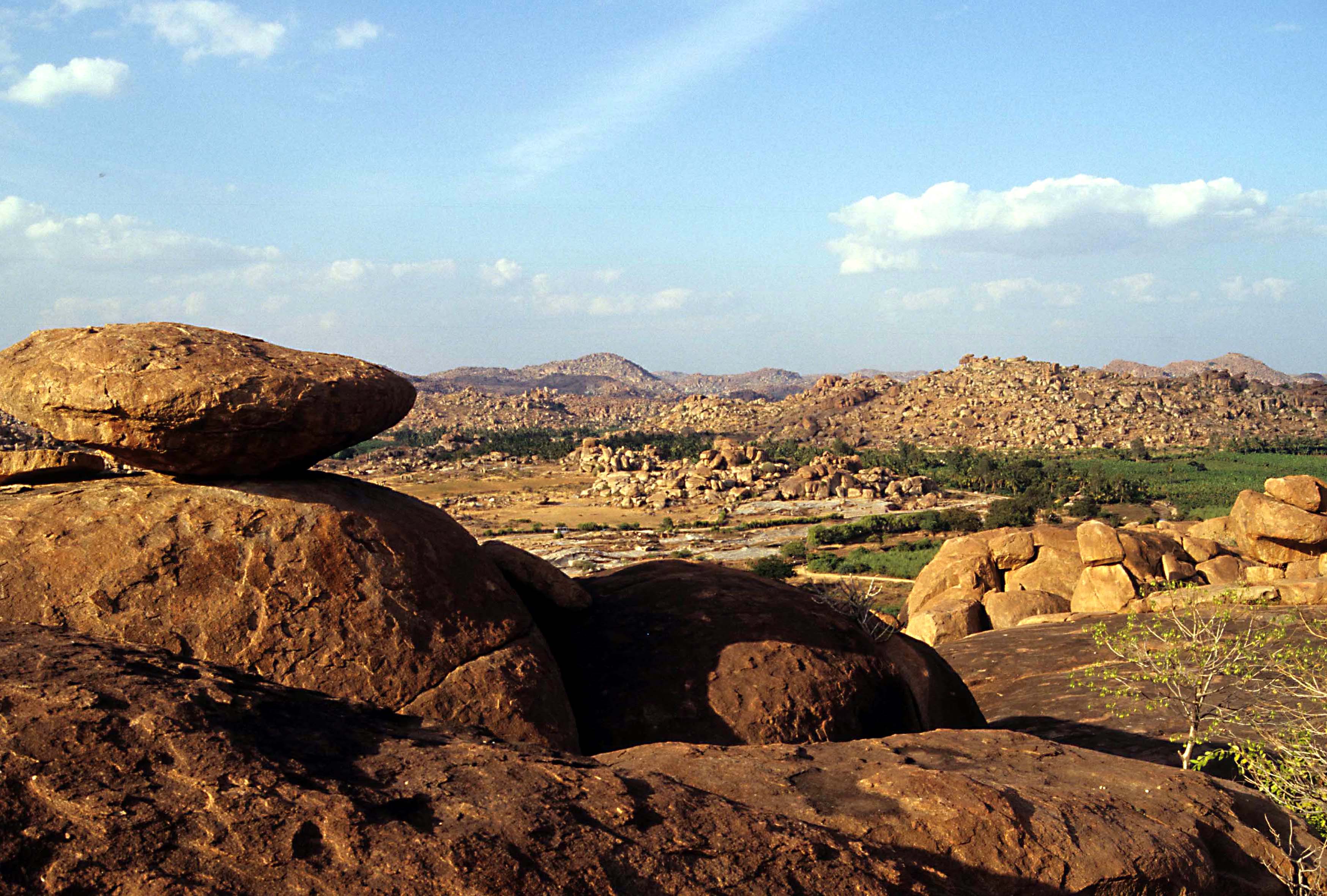 India a rischio maxi focolaio, bagno nel Gange per migliaia di fedeli indù