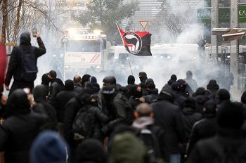 Covid, 50mila a manifestazione Bruxelles, 70 arresti e 15 feriti