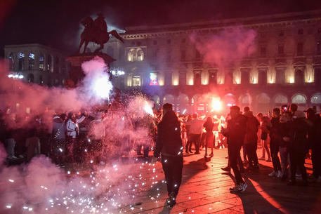 Branco violenta diverse donne in piazza del Duomo a Capodanno