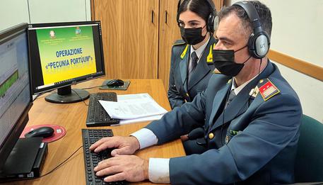 Frode per lavori al porto di Riposto, 6 misure interdittive