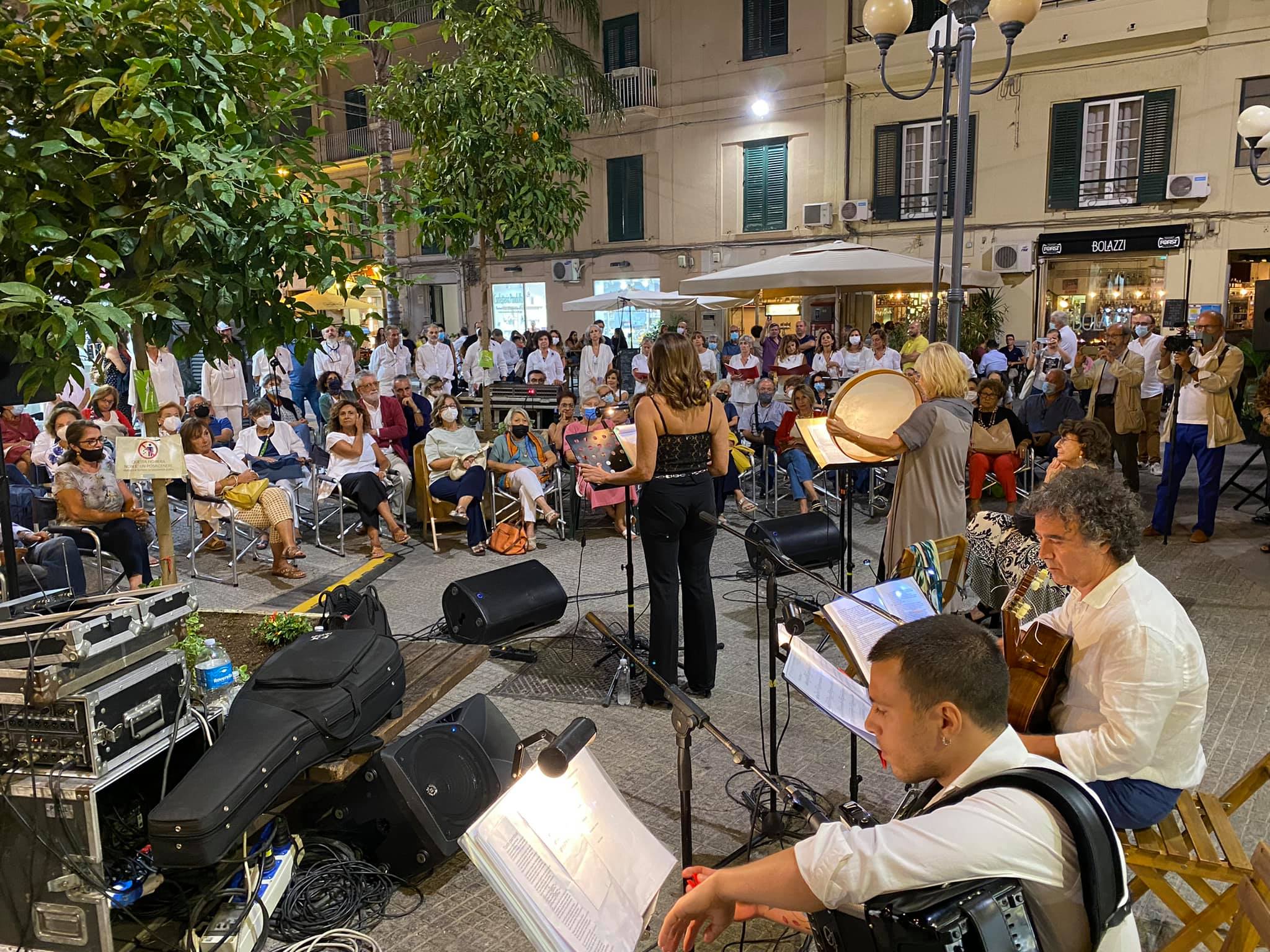 Galleria foto 'Palermo, piazzetta Bagnasco diventa modello da esportare' - foto 1