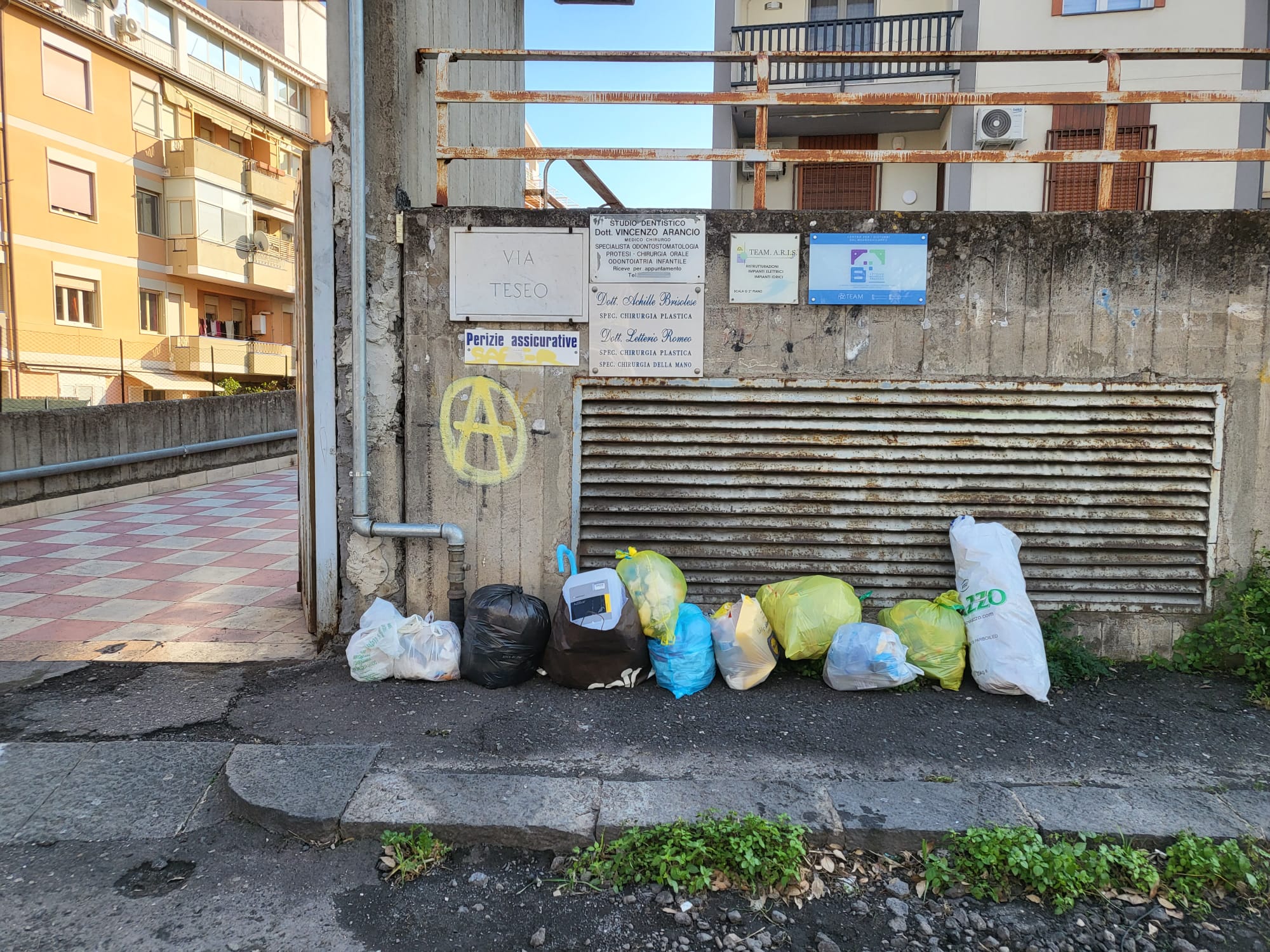 Raccolta differenziata a Catania, calendario “ambiguo”, ecco come farla