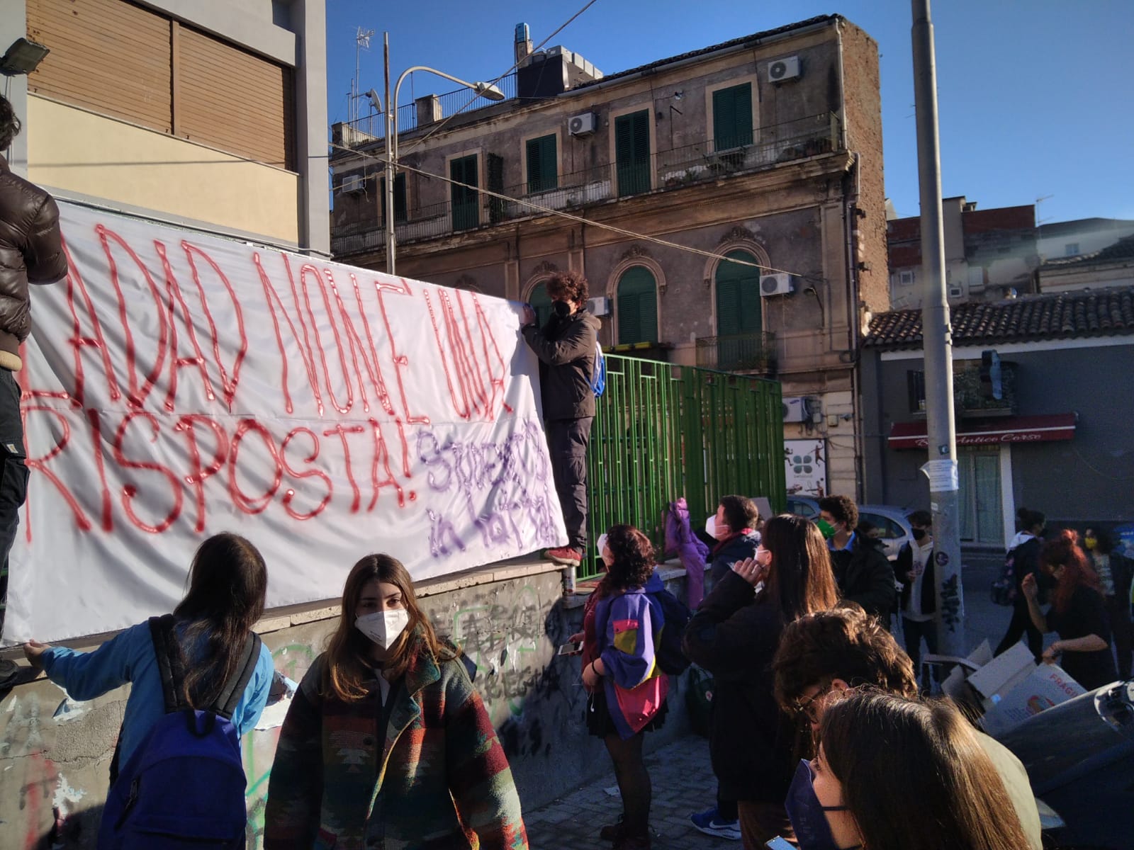 Protesta studenti a Catania, le richieste per tornare a scuola in sicurezza