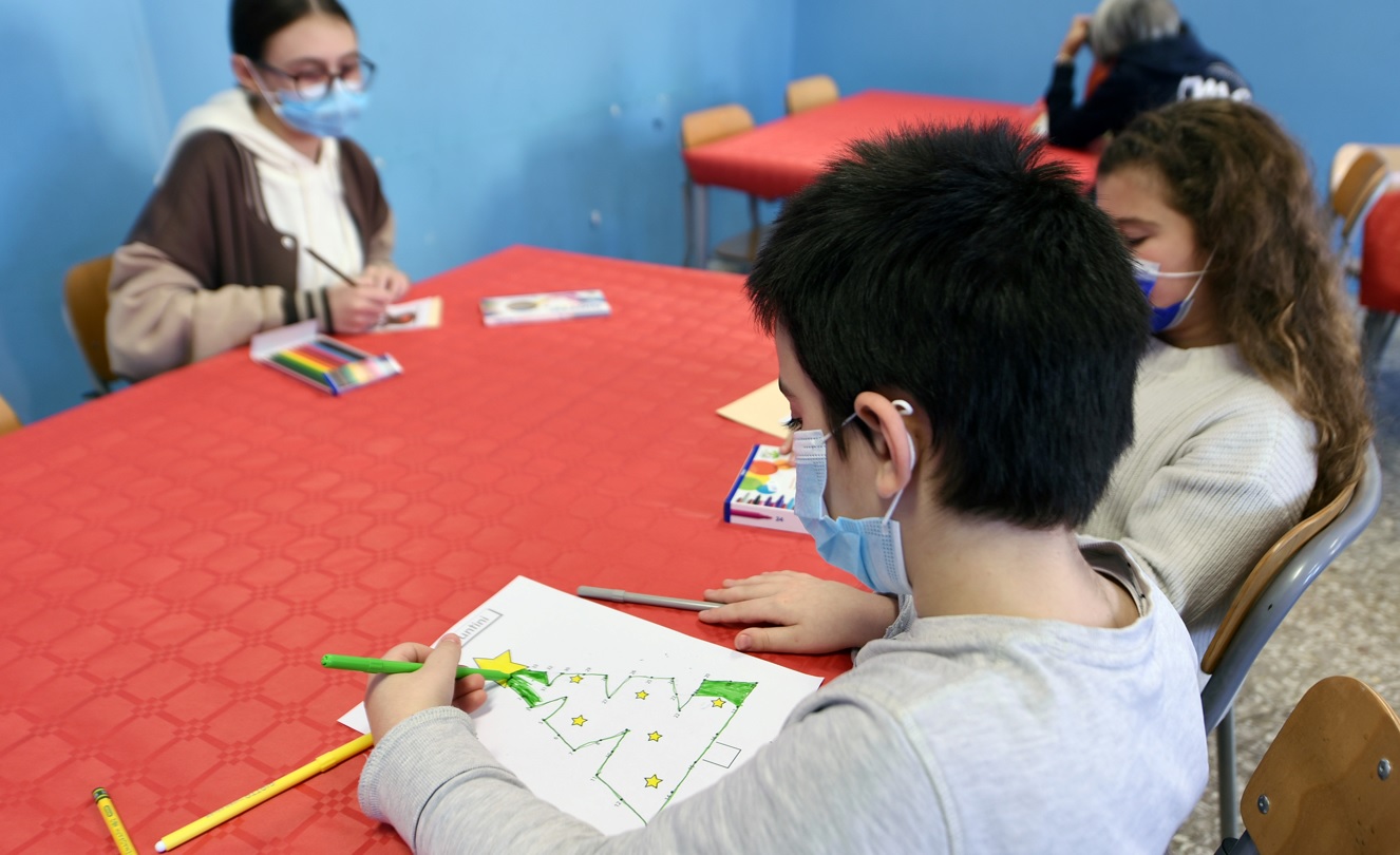 Covid, scuola, cosa cambia per elementari, medie e superiori