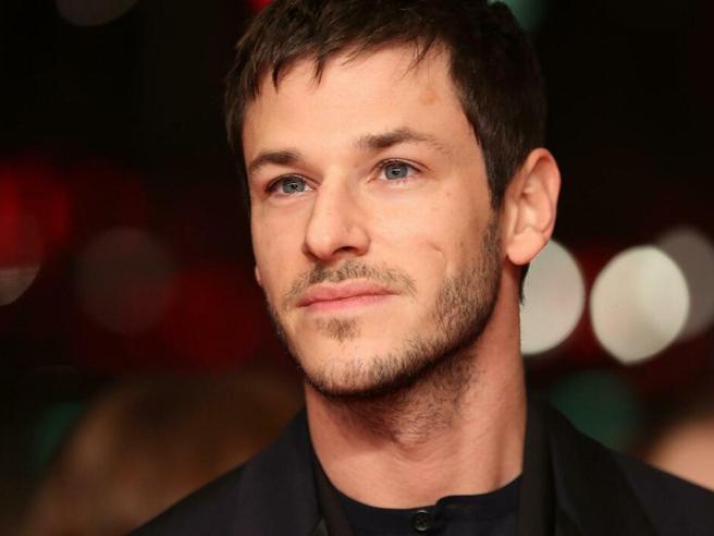 L’attore Gaspard UIliel morto a 37 anni in incidente in sci