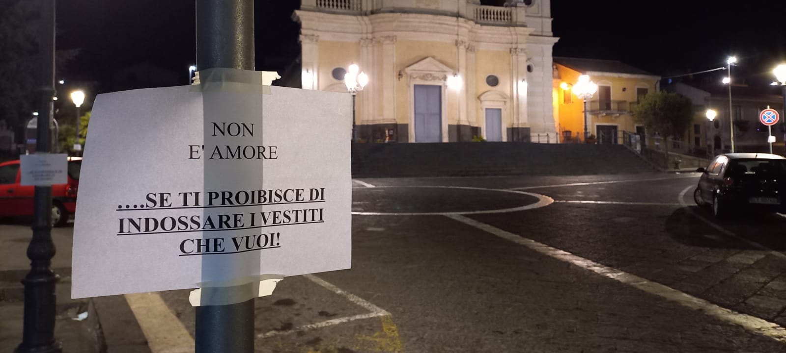 San Valentino, a Belpasso 400 manifesti contro la violenza, le foto