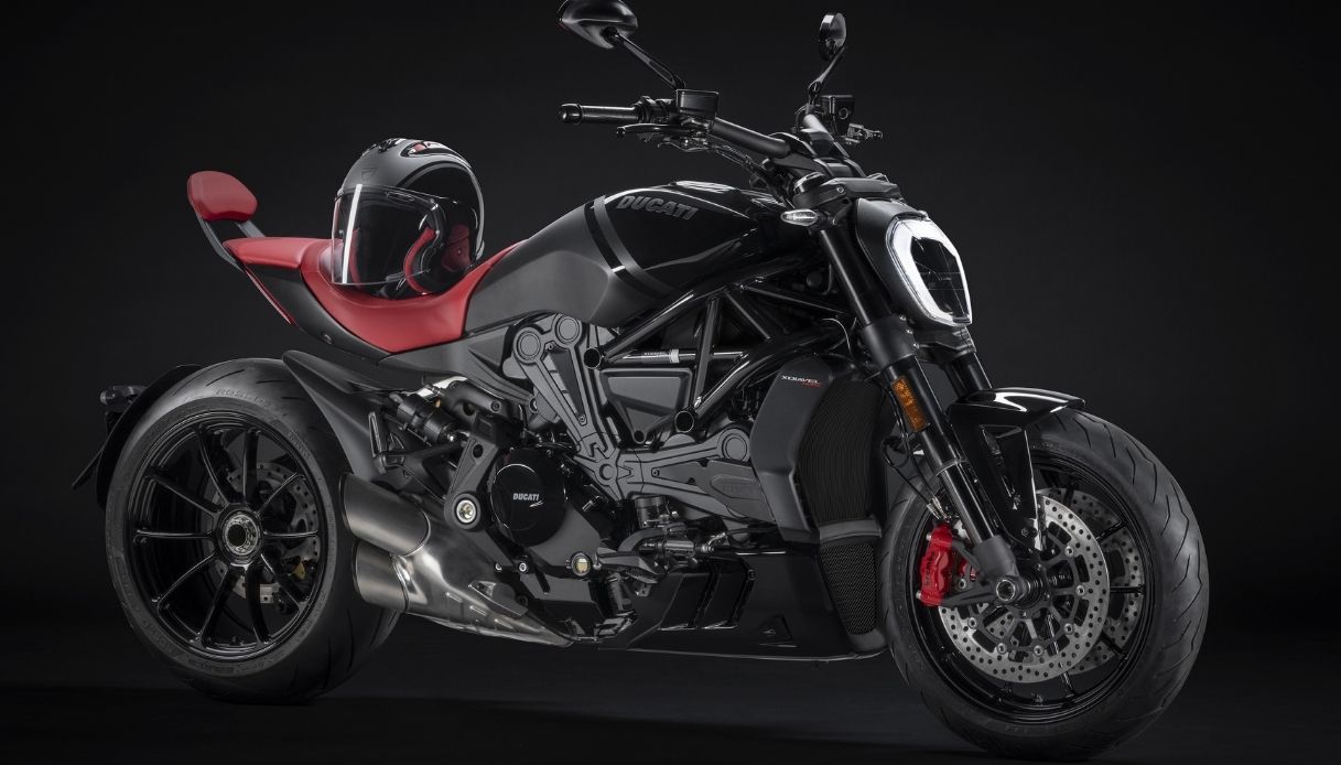 Nasce Ducati XDiavel Nera, il carattere incontra lo stile