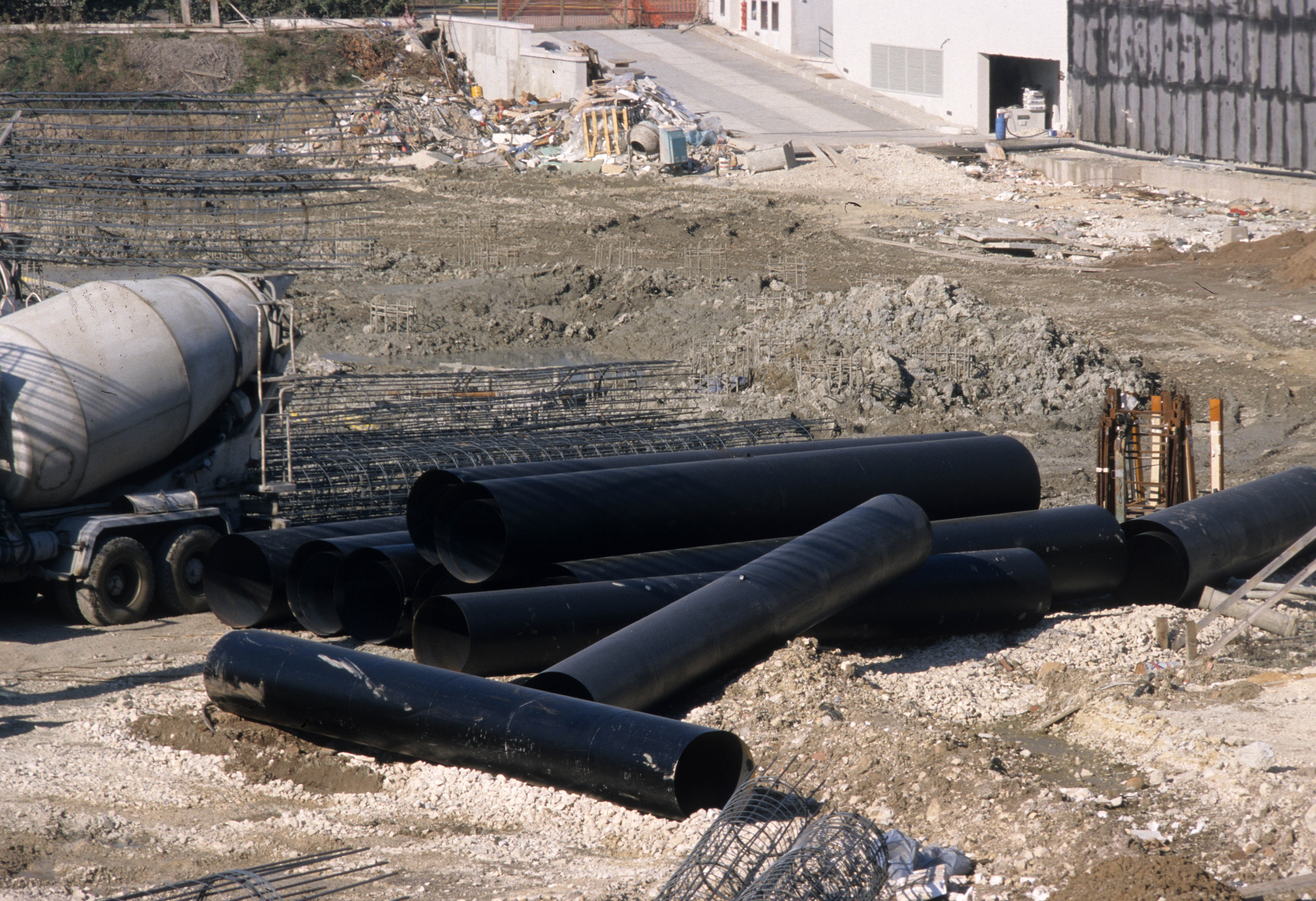 Cantieri bloccati e soldi buttati, l’Isola incompiuta che è rimasta “bruttissima”