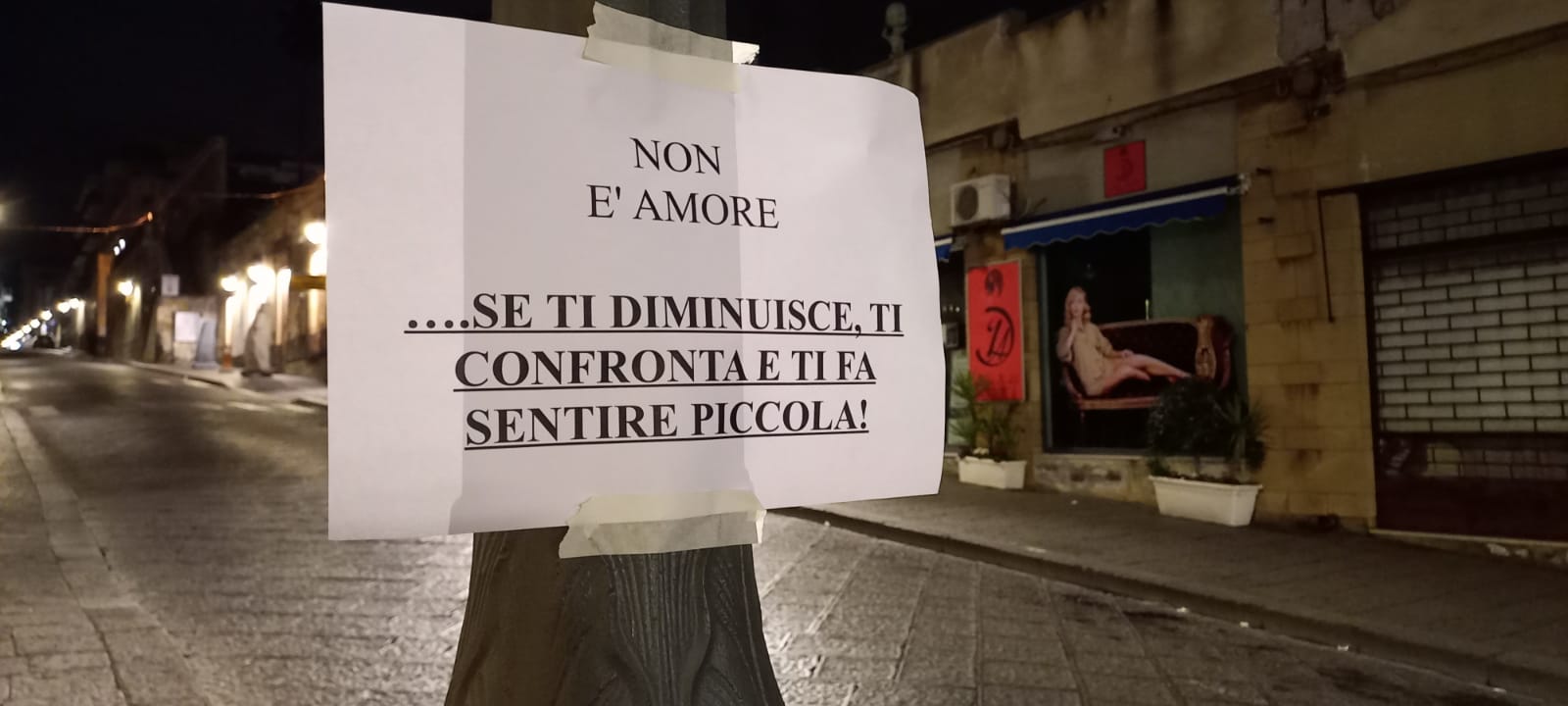 San Valentino, a Belpasso 400 manifesti contro la violenza, le foto