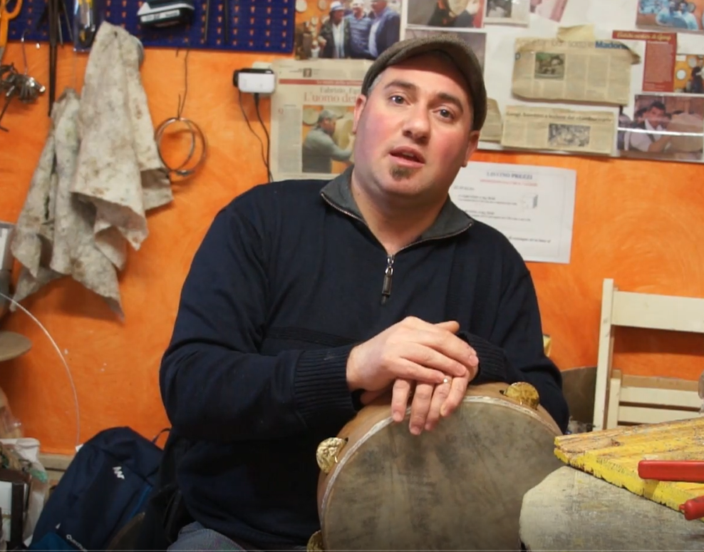 Fazio, l’uomo-tamburo entrato nel registro Eredità immateriali della Sicilia