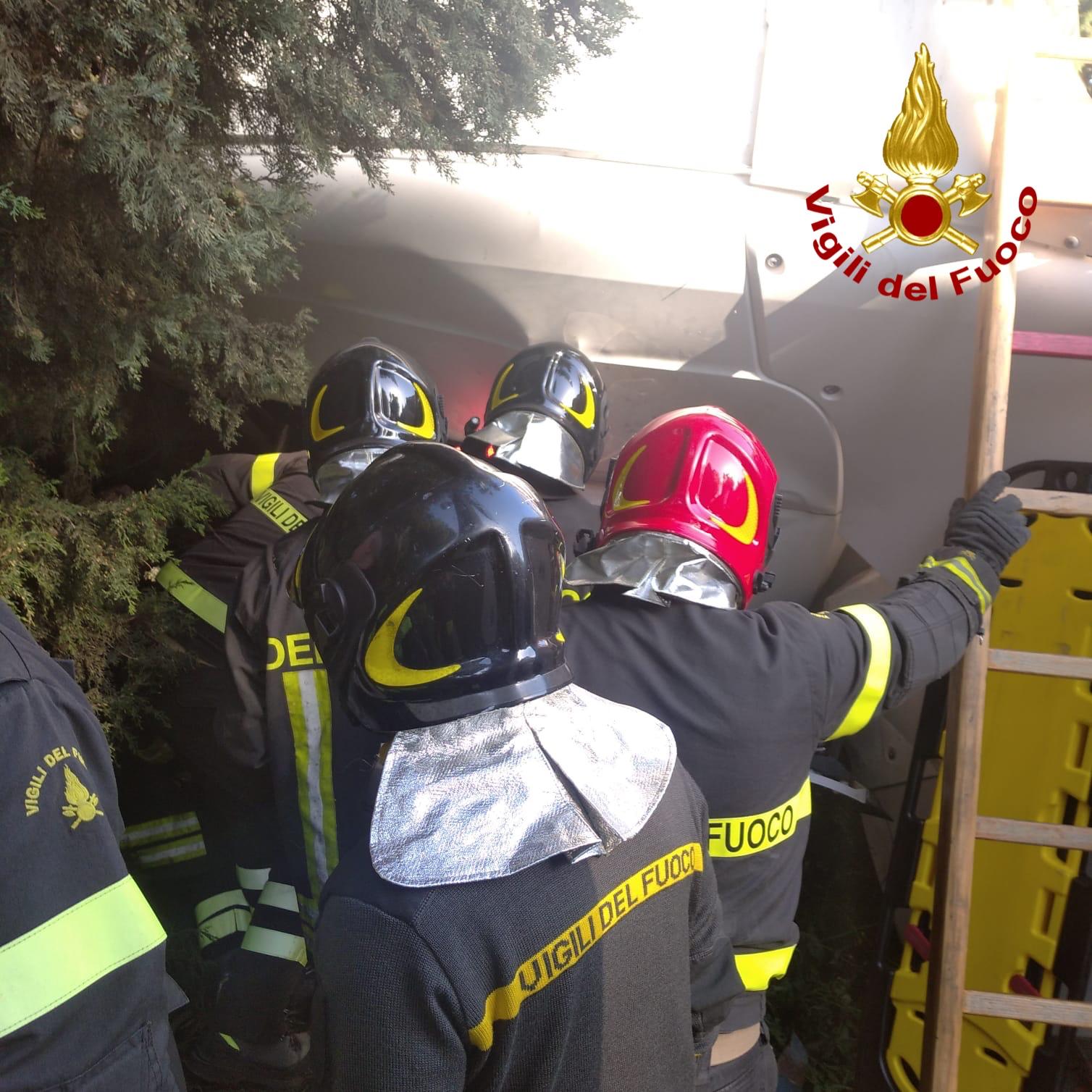 Caos sulla Palermo-Catania, le foto del camion ribaltato