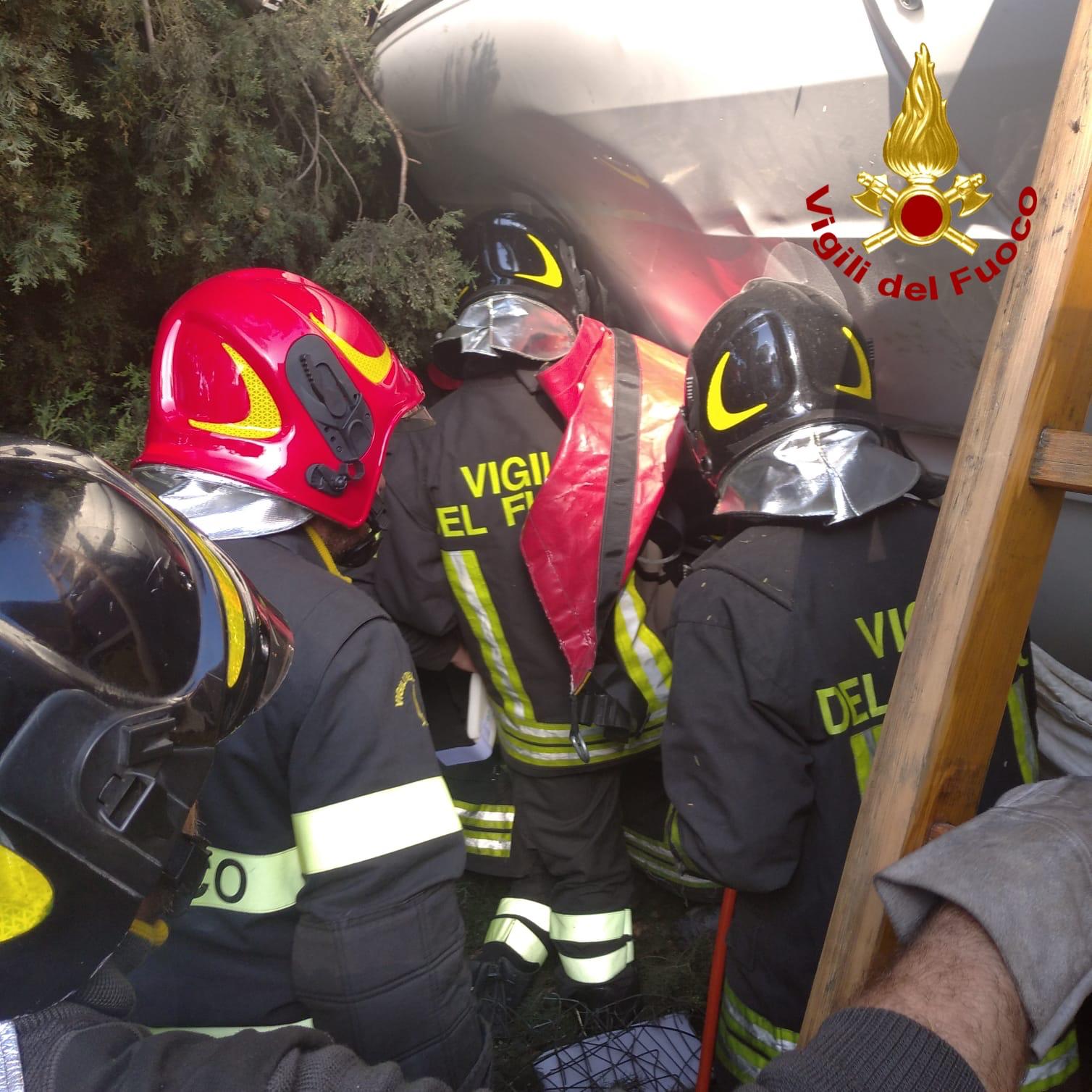 Caos sulla Palermo-Catania, le foto del camion ribaltato