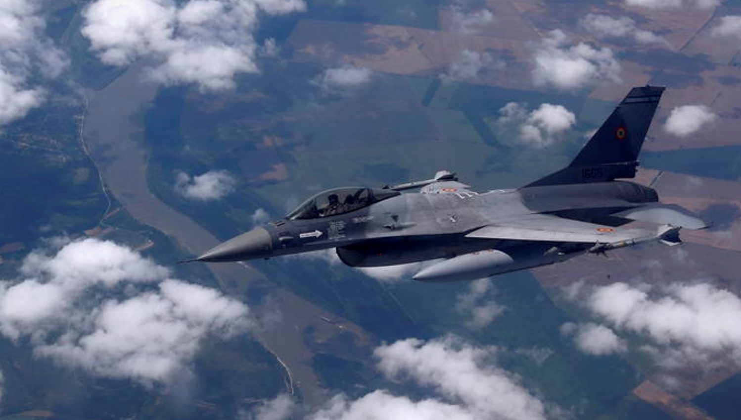 Aereo militare precipita in provincia di Lecco, morto pilota, l’altro è grave