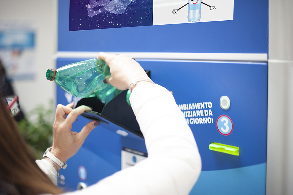 Ambiente, nel centro di Licata arriva un “mangiaplastica”