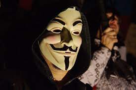 Hacker Anonymous colpisce stampa russa, “Putin ci costringe a mentire”