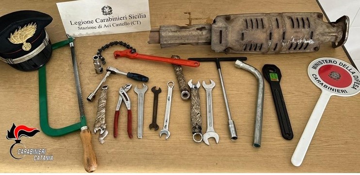 Smantavano le auto parcheggiate: tre denunce dei carabinieri