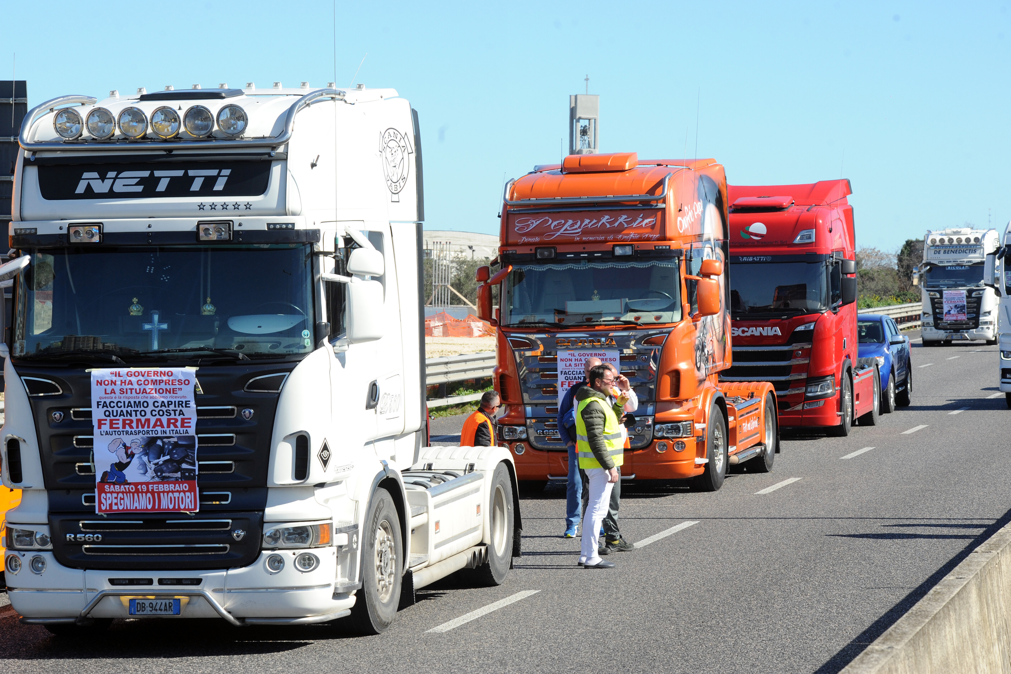 90.000 Tir fermi, ministro Bellanova convoca gli autotrasportatori d’urgenza