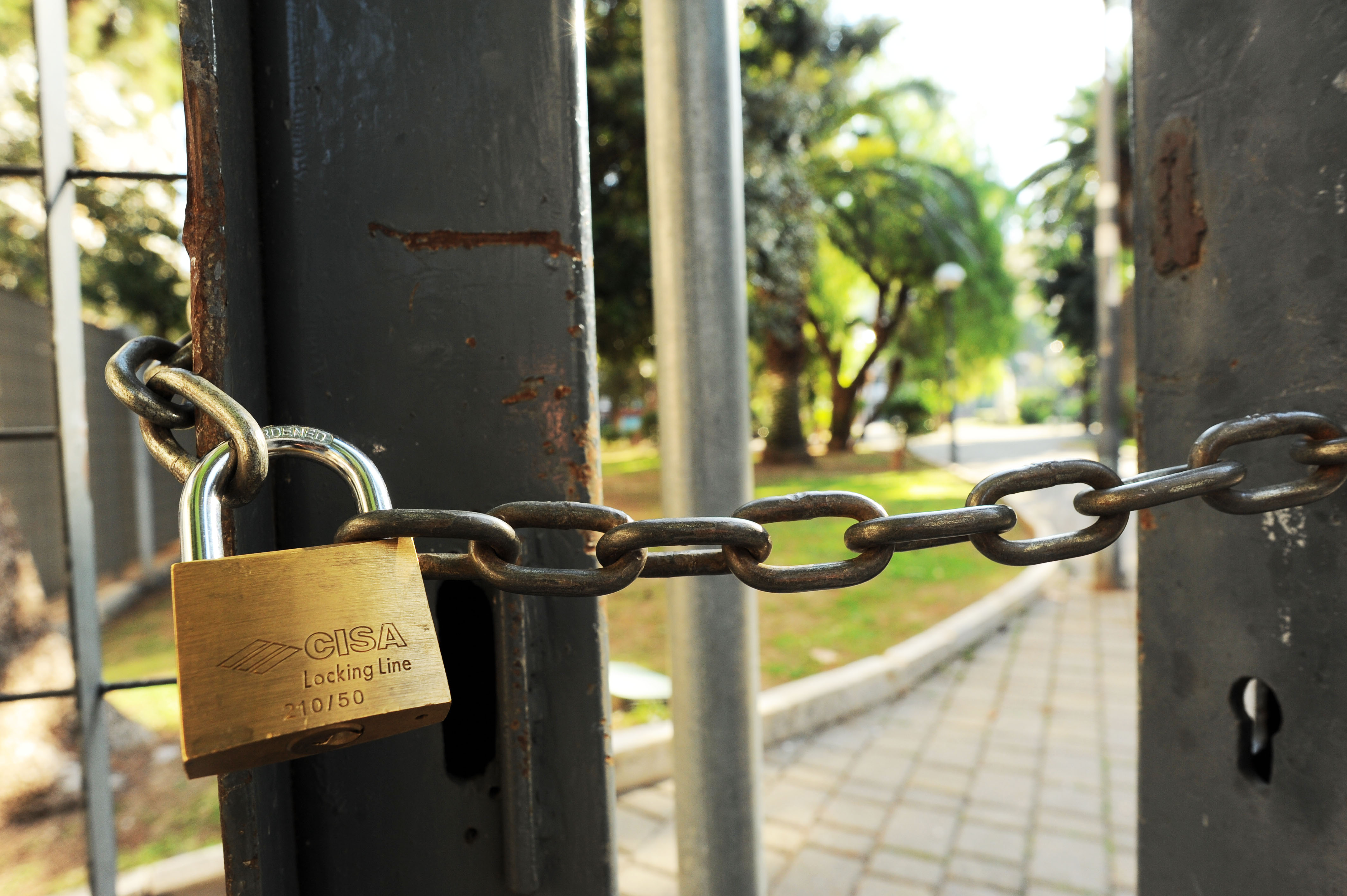 Famiglia siciliana prenota albergo a Firenze ma è chiuso da 2 anni