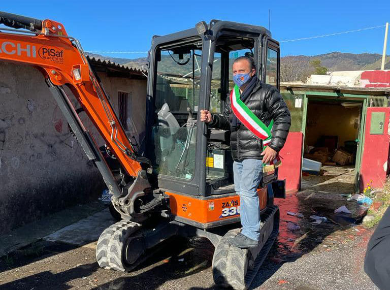 Messina, baracche, la grande vittoria del dimissionario De Luca