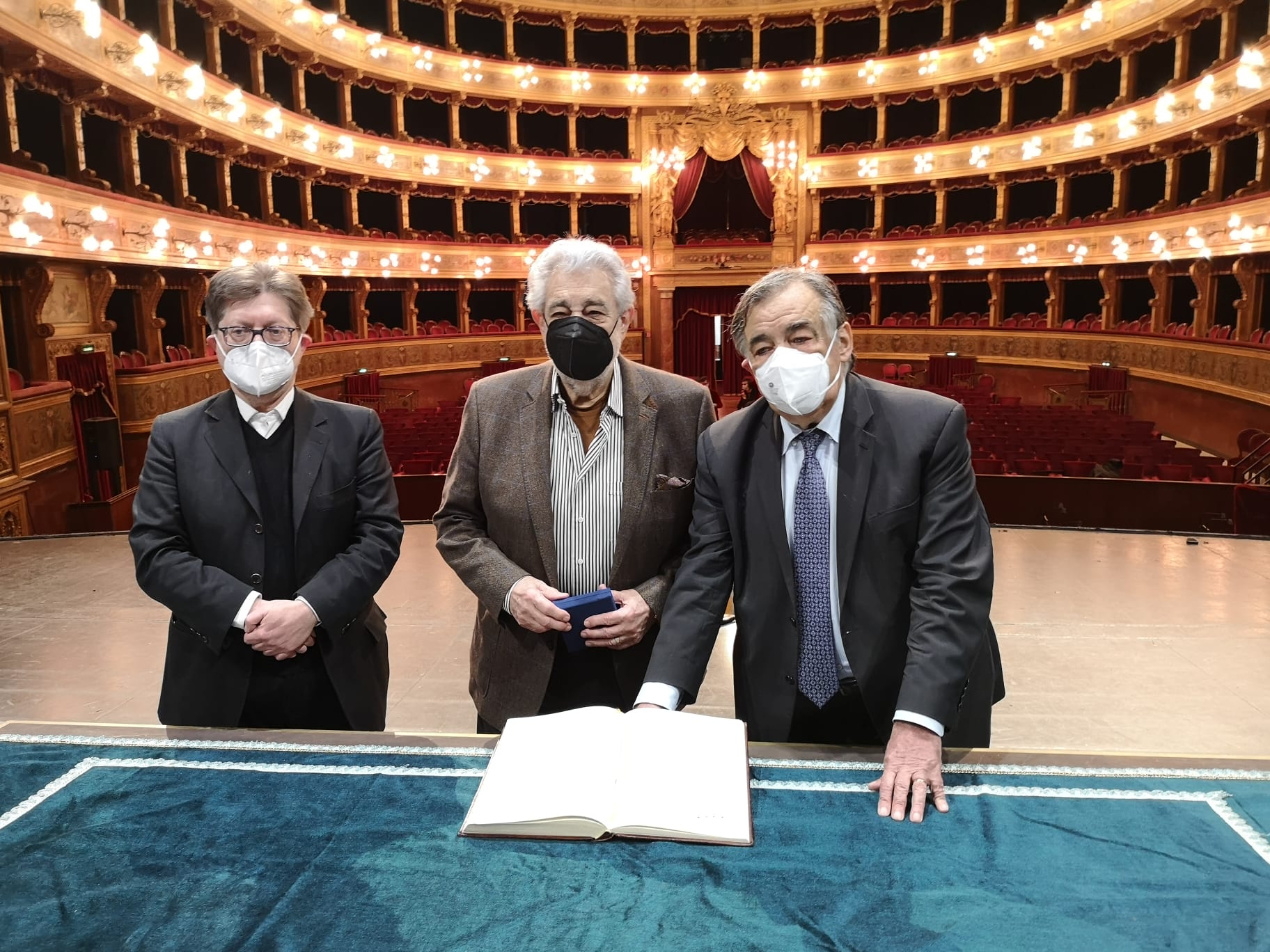 A Placido Domingo la medaglia della città di Palermo