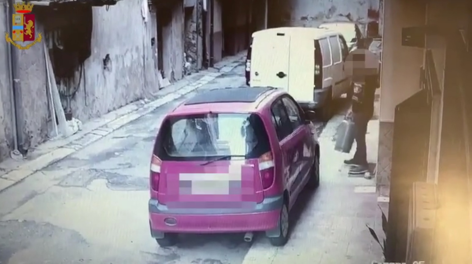 Gela, doppio rogo ad un panificio, 42enne ripreso dalle telecamere