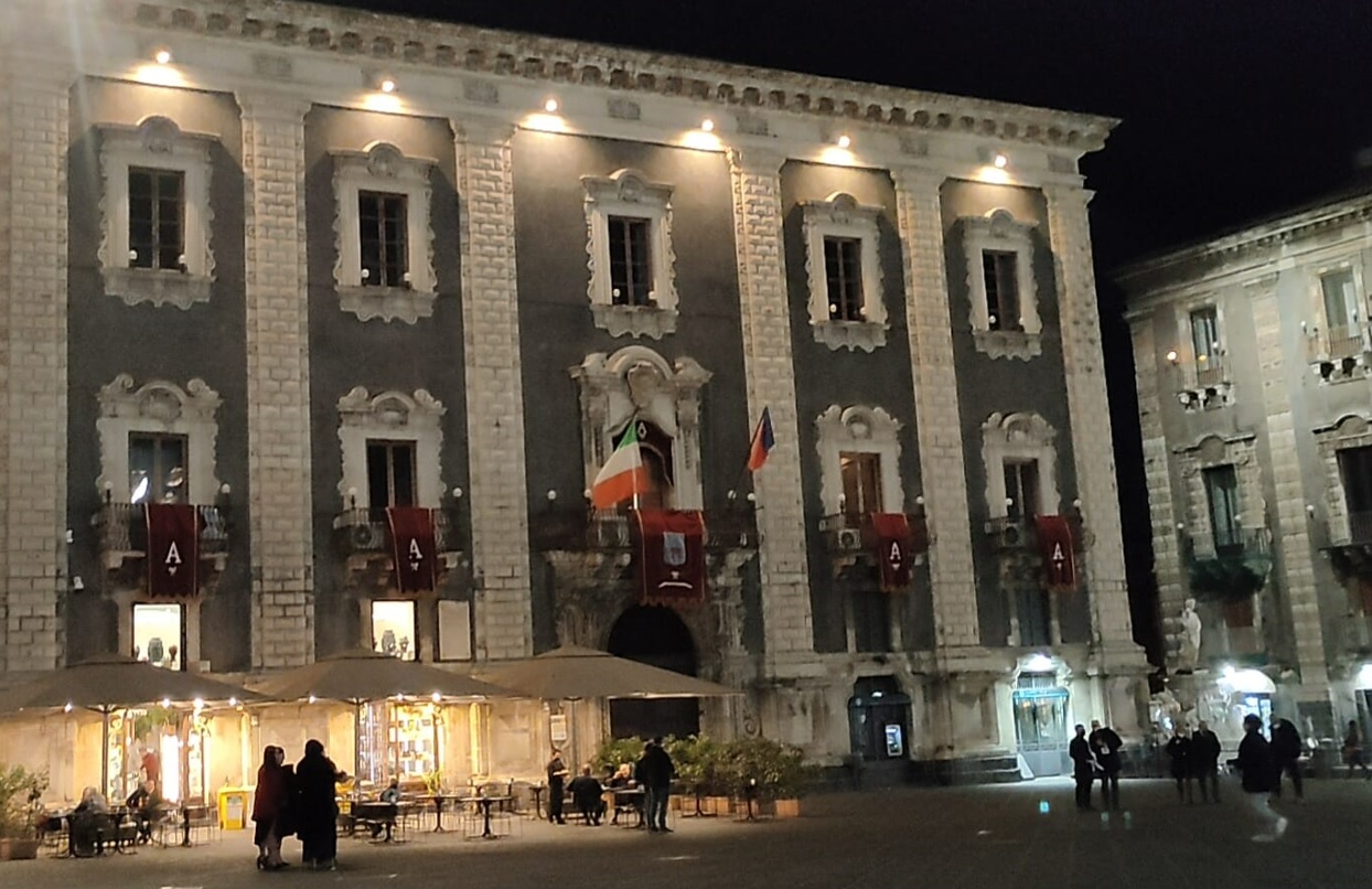 Caro bollette, Catania, luci spente a Palazzo dei Chierici