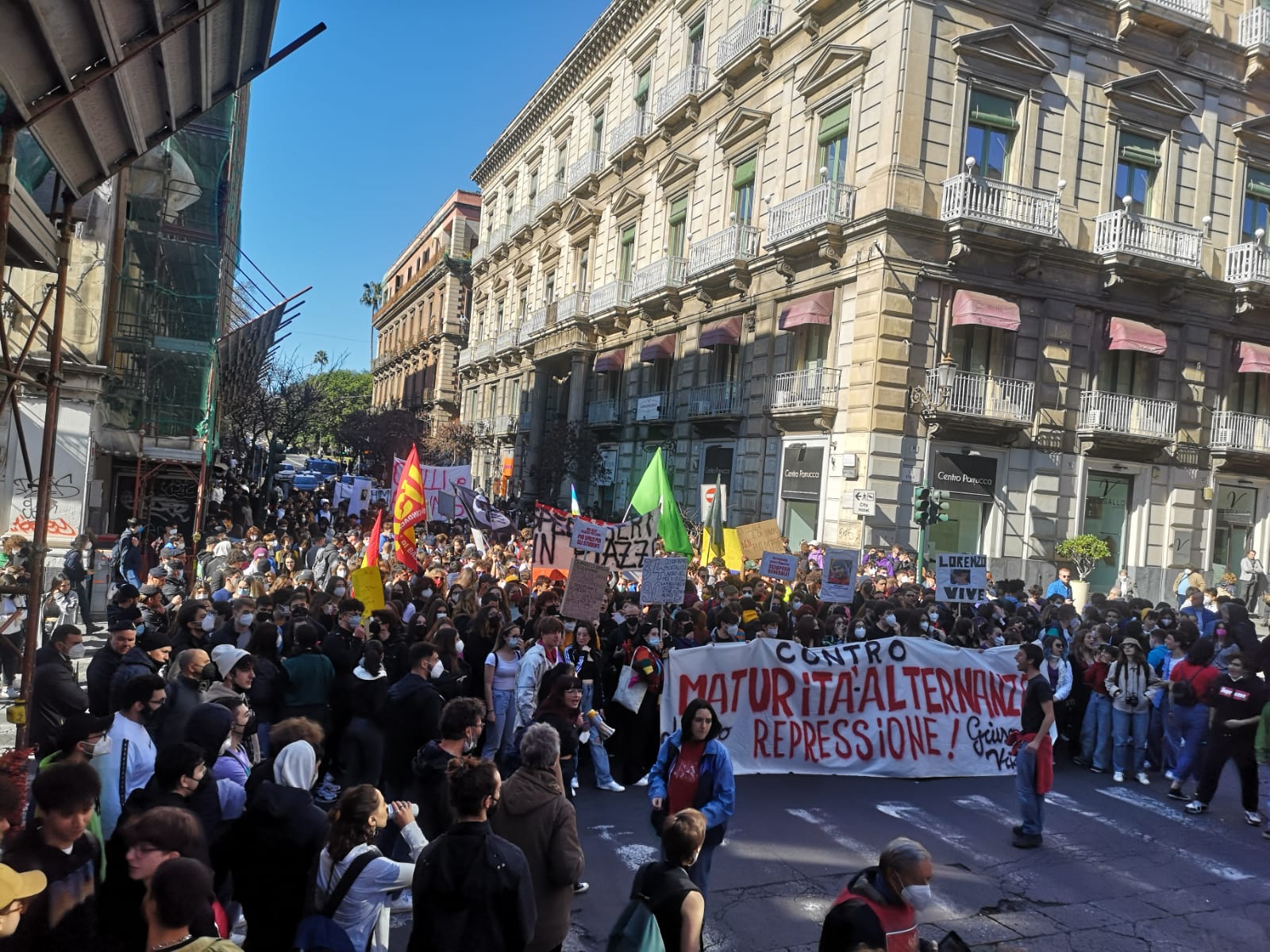 Studenti in piazza a Catania contro alternanza scuola-lavoro e maturità