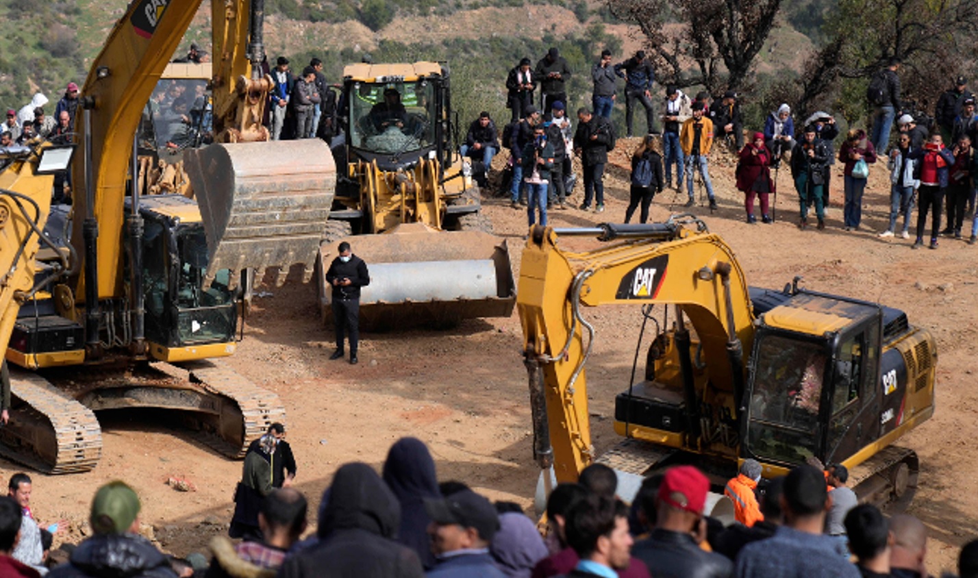 Marocco, i soccorritori nel tunnel per estrarre il piccolo Ryan