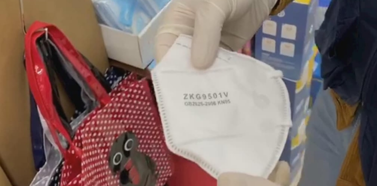 Covid torna a fare paura, in Campania torna la mascherina al chiuso Covid torna a fare paura, in Campania torna la mascherina al chiuso