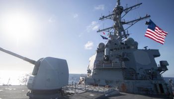 Nave da guerra americana nello stretto di Taiwan, ira del governo cinese