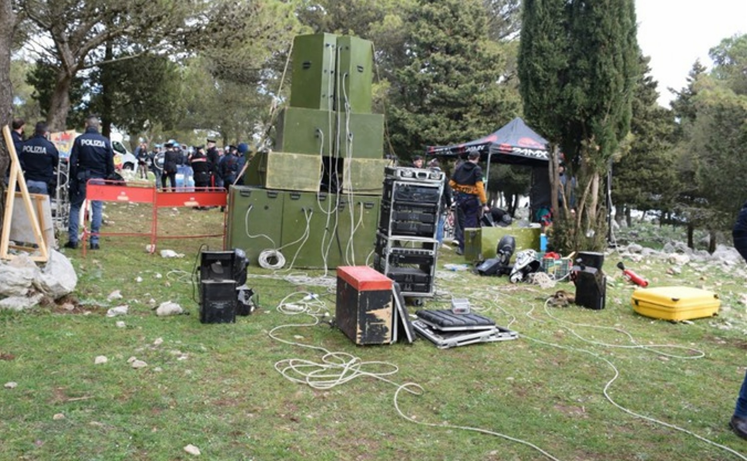 Rave party a Torretta con oltre 150 persone, irrompe la Polizia