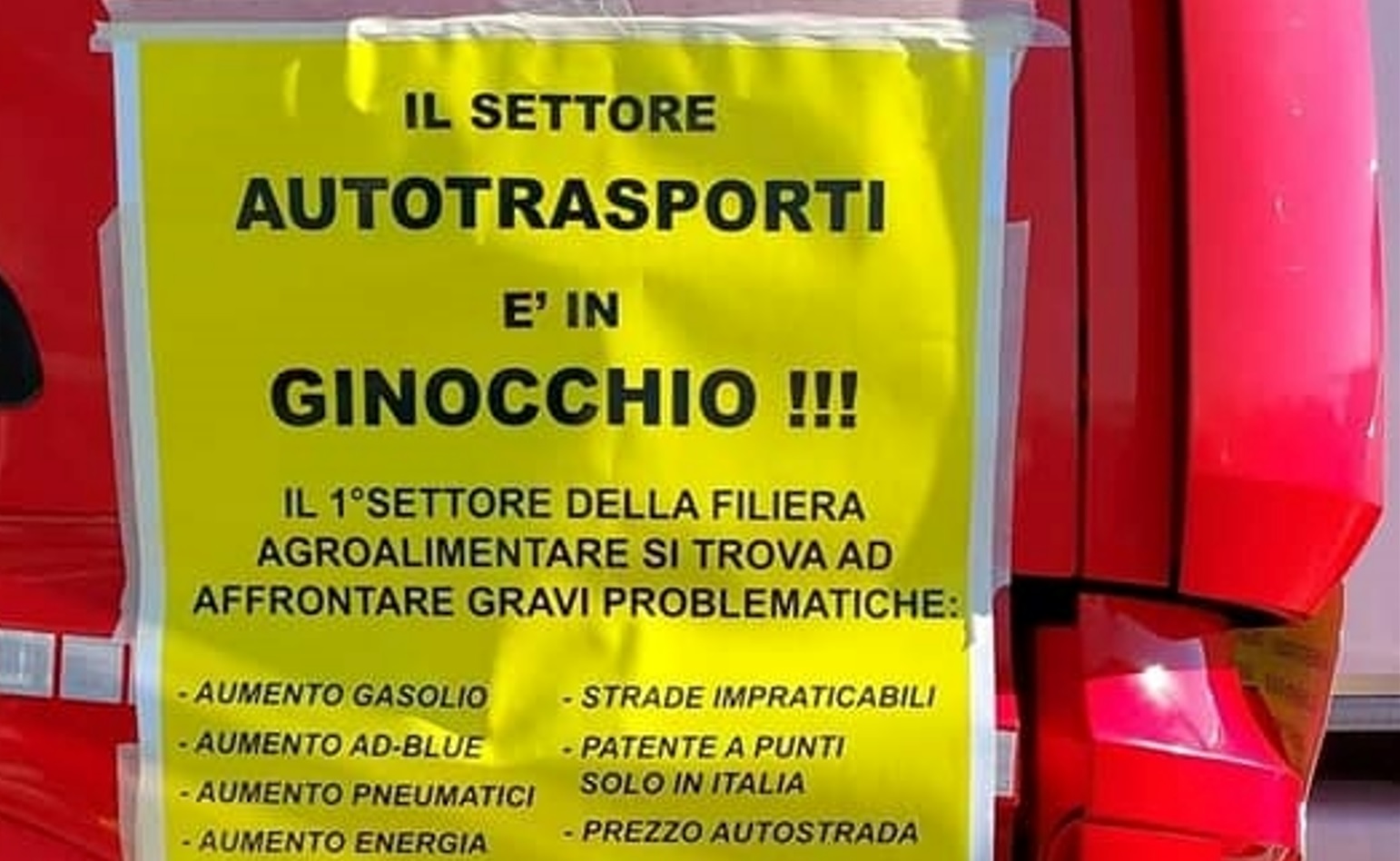 Sciopero camionisti, agricoltori contro autotrasportatori, è lotta tra poveri