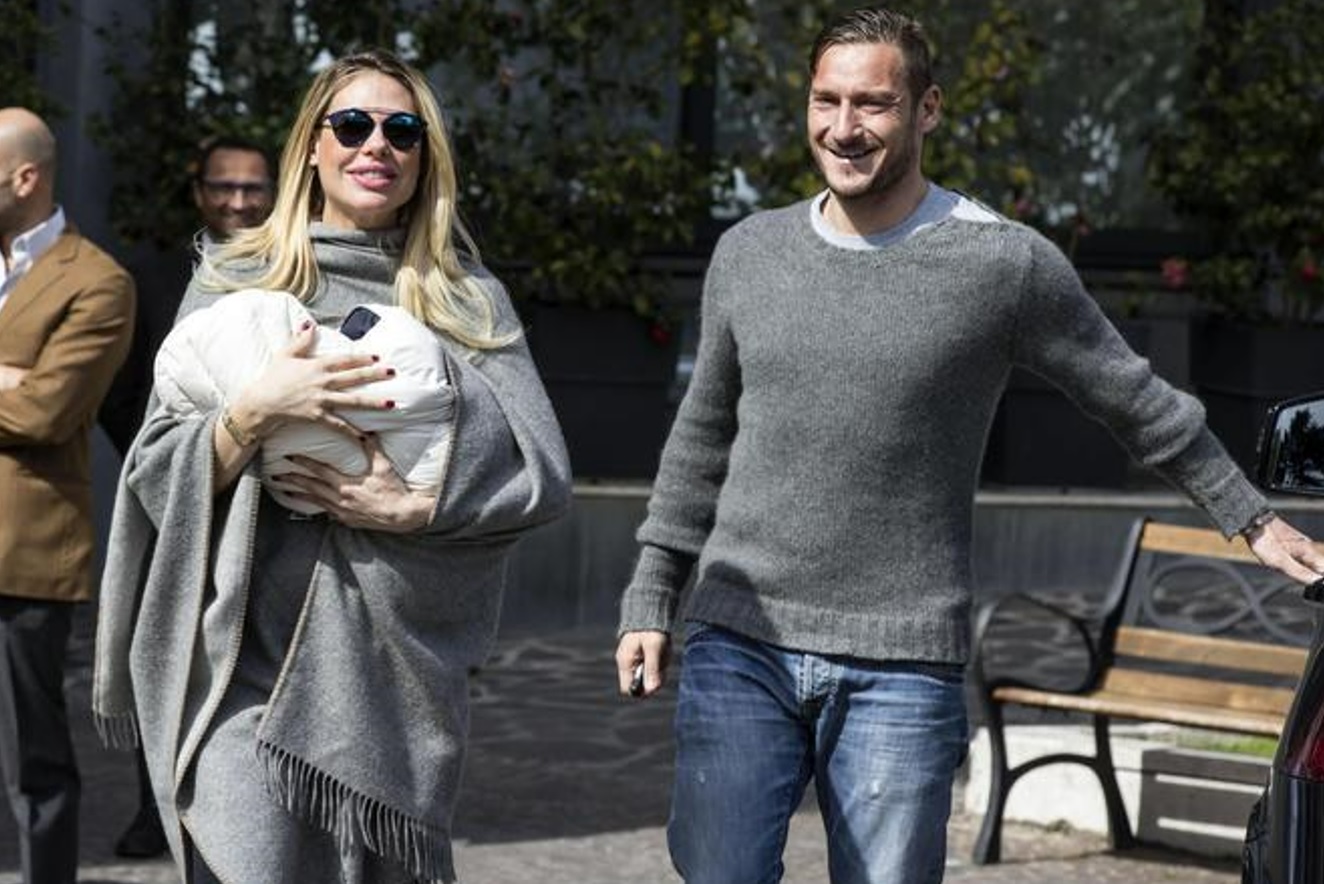 Ilary Blasi dimentica Totti, foto con nuovo amore: ecco chi è