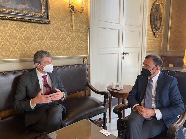 Catania “divisa” dal mare: quelle barriere tra porto e città