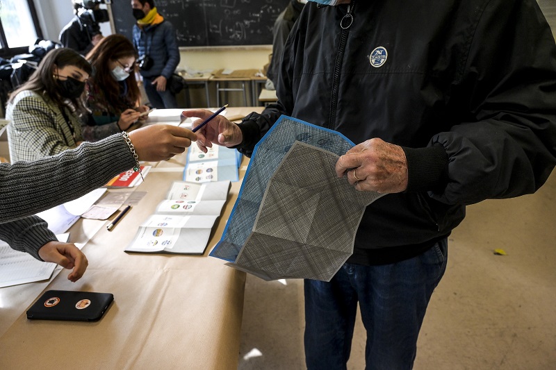 Messina, elezioni all’orizzonte ma i partiti prendono tempo